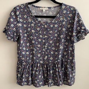 Super cute spring blouse!